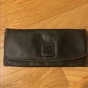 Dooney and bourke wallet